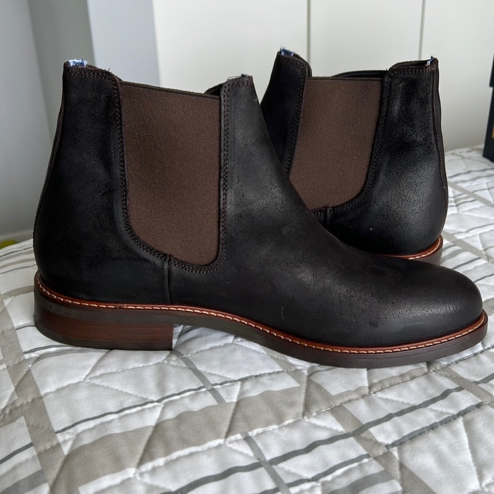 Mens ankle boots, never worn!